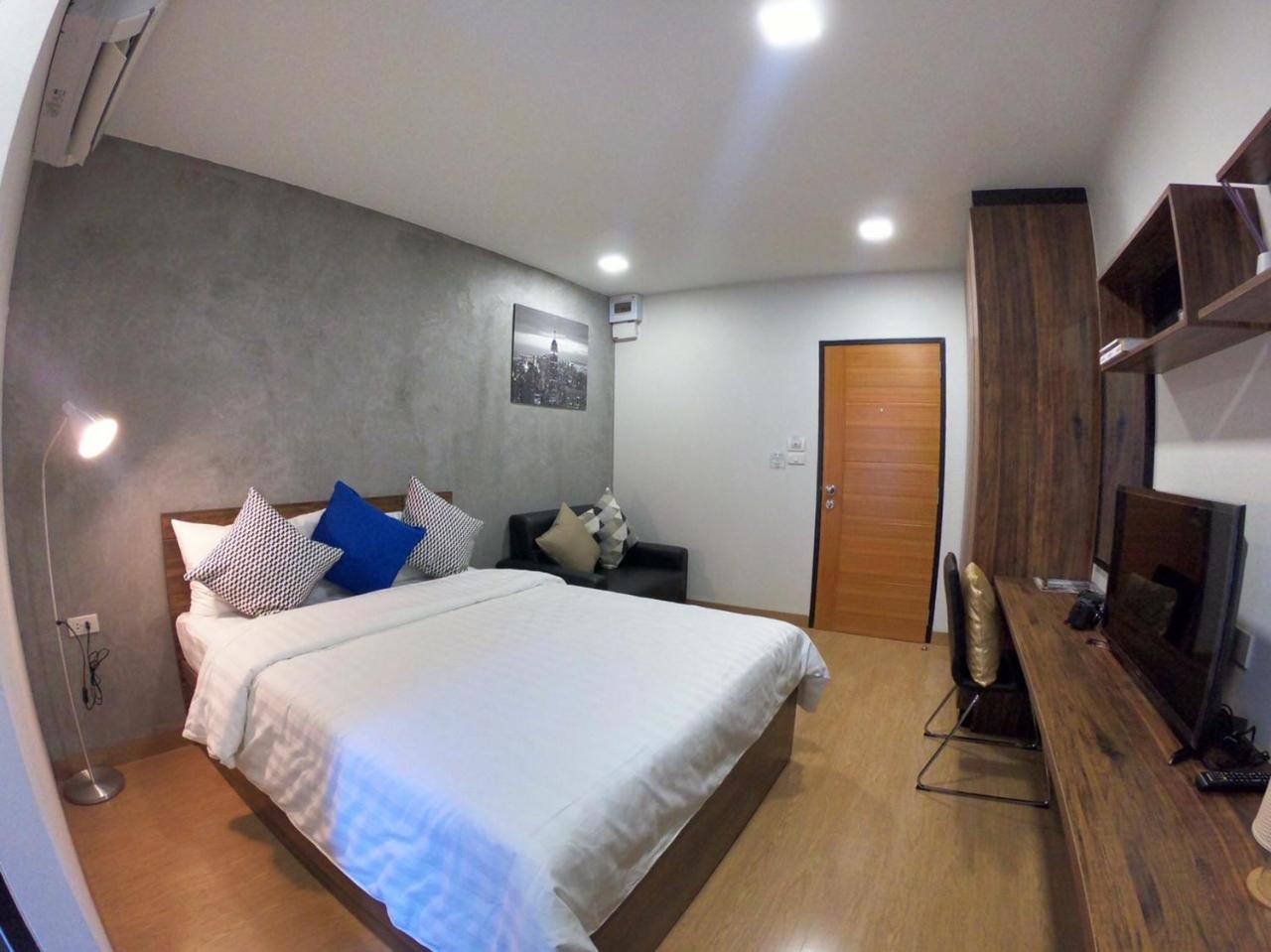 Tata House Aparthotel Bangkok Exteriör bild
